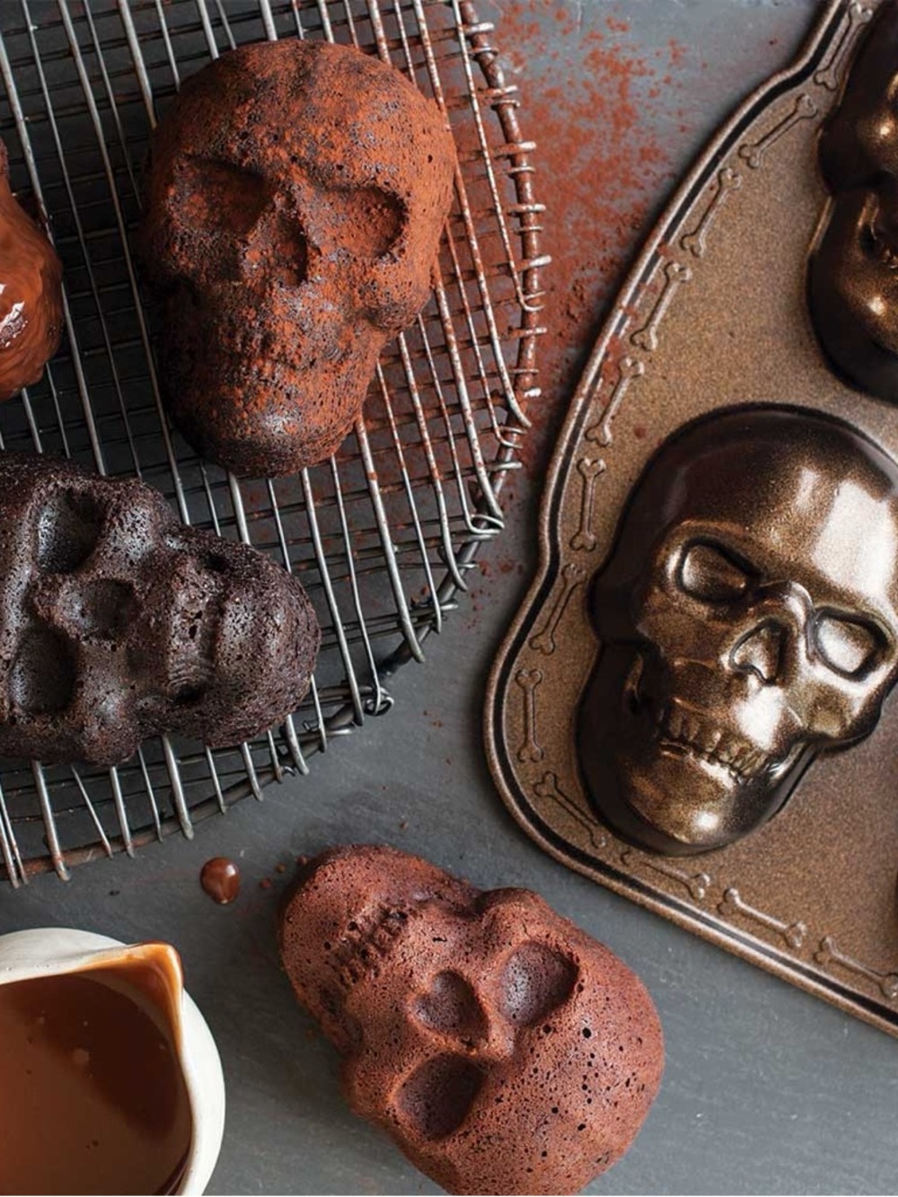 Nordic Ware Skull Cakelet Pan 6 Cavities